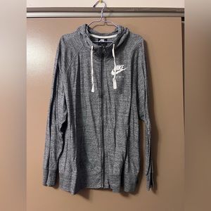 🛍️ Nike zip up sweatshirt